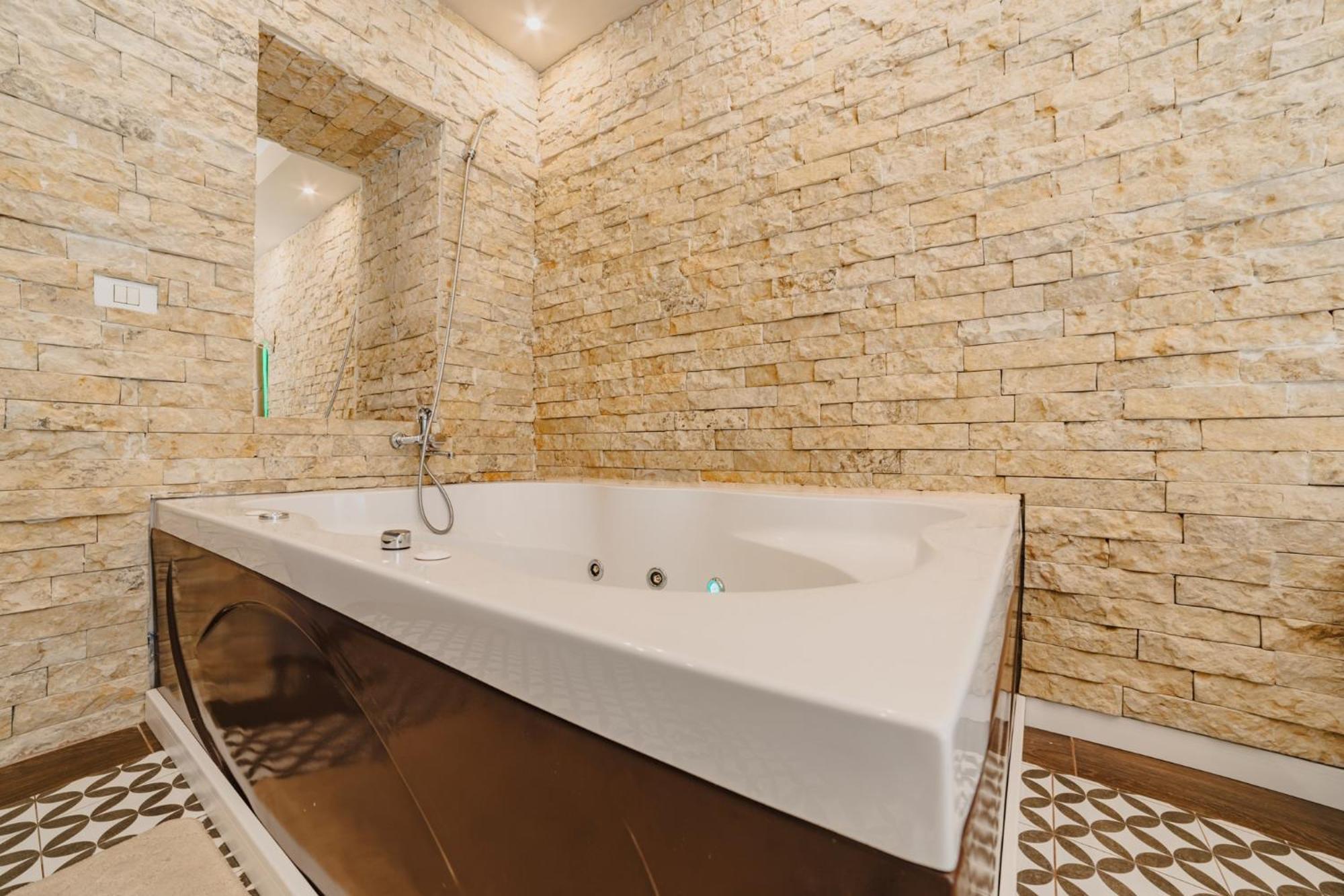 Romantic Jacuzzi Belleview Studio Σινάια Εξωτερικό φωτογραφία