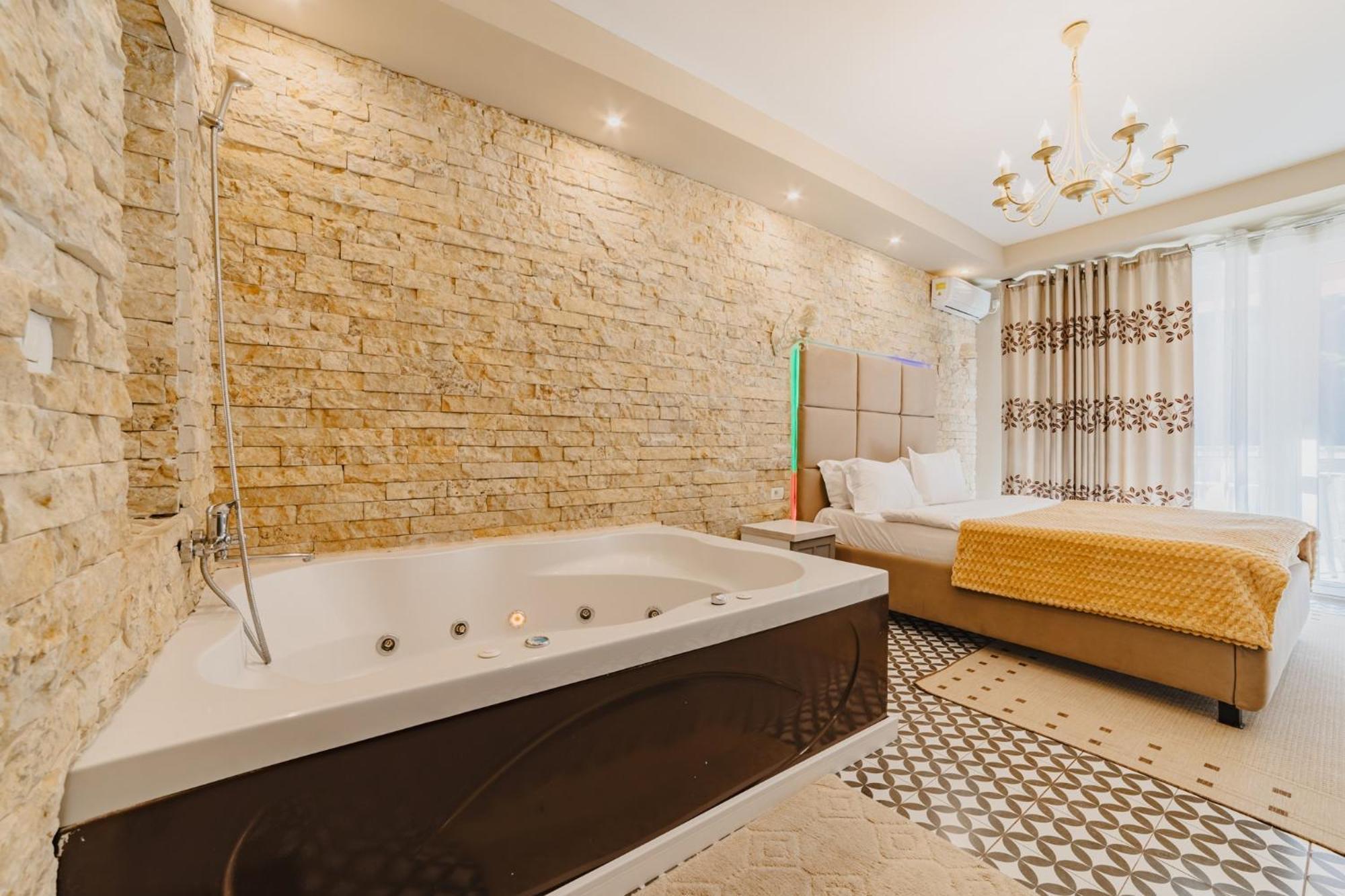 Romantic Jacuzzi Belleview Studio Σινάια Εξωτερικό φωτογραφία
